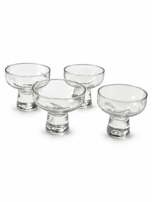 Fyra coupeglas i klart glas med cylinderfot
