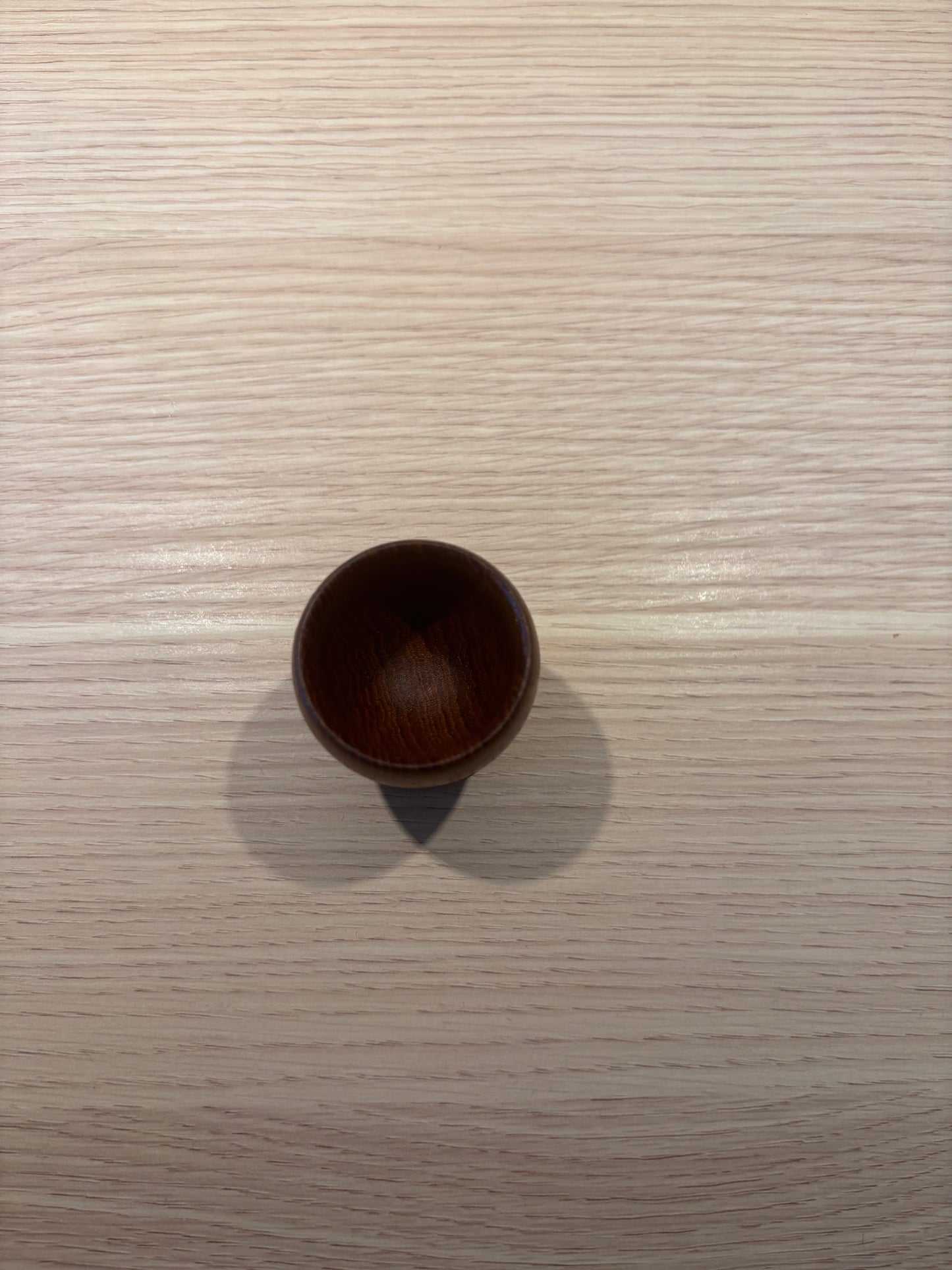 Vintage äggkopp av teak