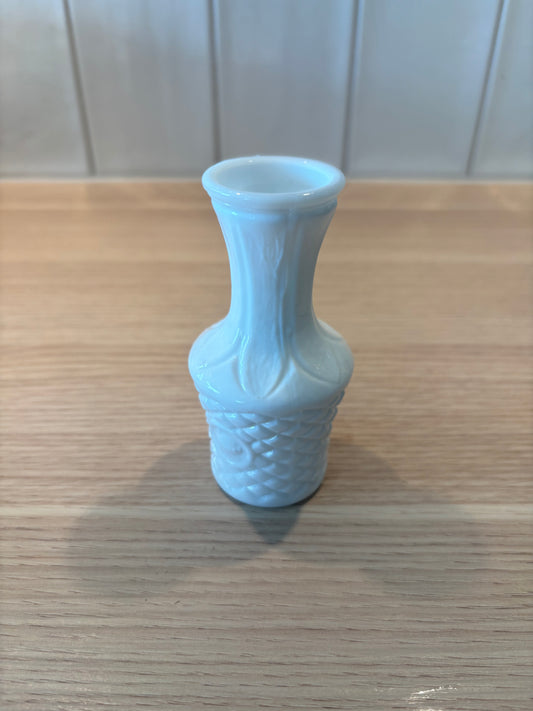 Miniatyrvas formgiven av Gunnar Ander för Lindshammar Glasbruk