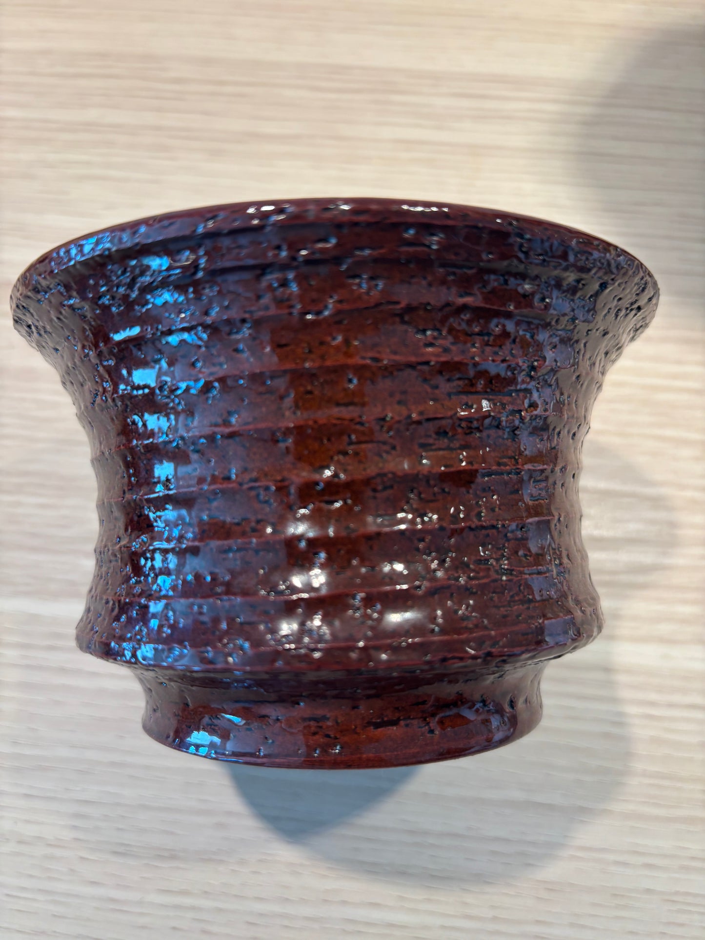 Retro Steninge blomkruka i keramik – brun strukturglasyr – 60/70-tal