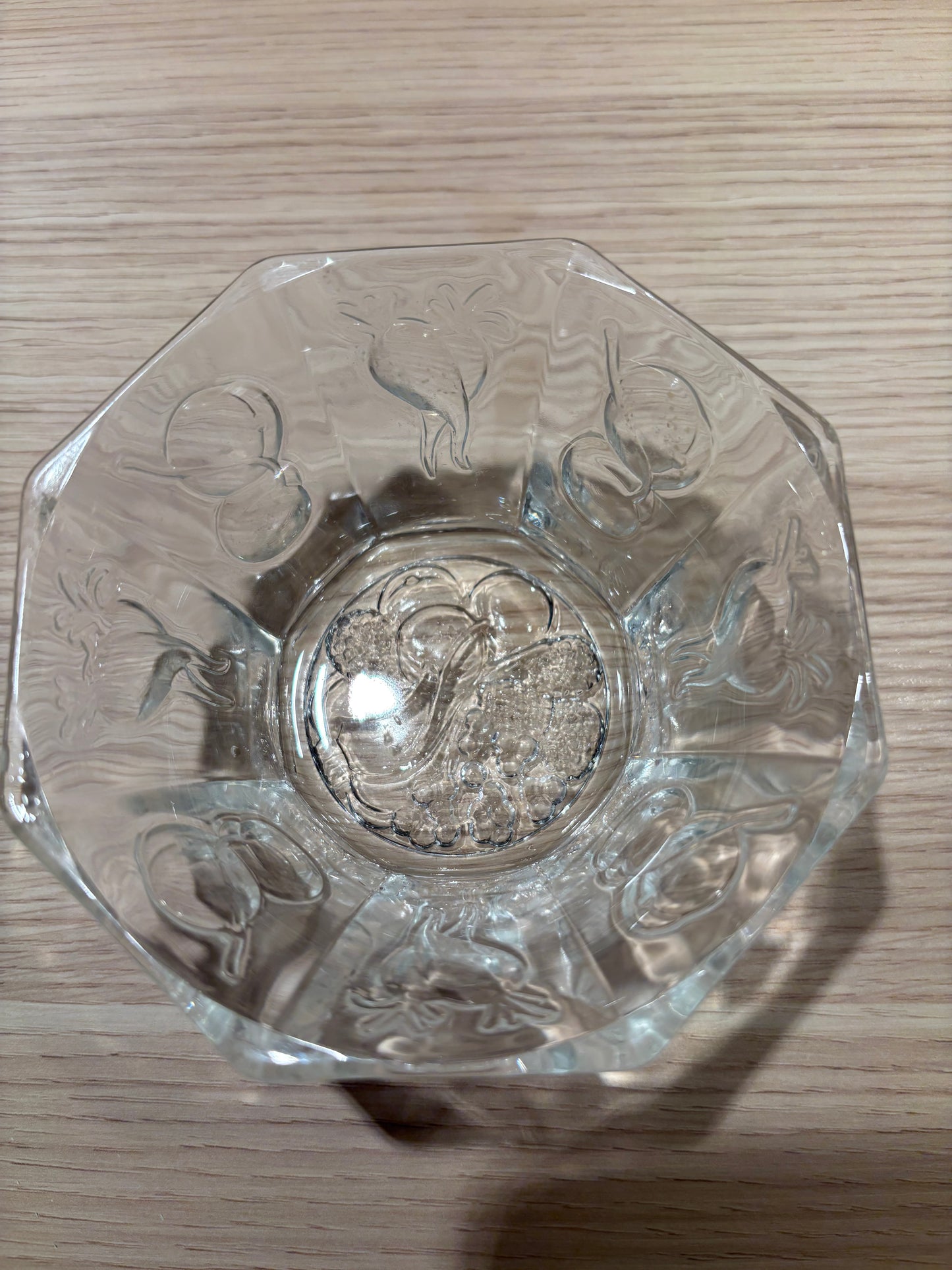 Vintage fransk pressglasskål med fruktmotiv